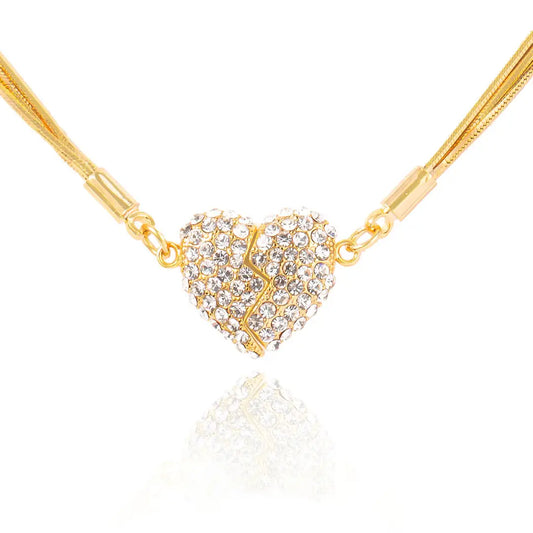 DiamondHeart™ - Collar Dorado Mágnetico de Corazón Elegante