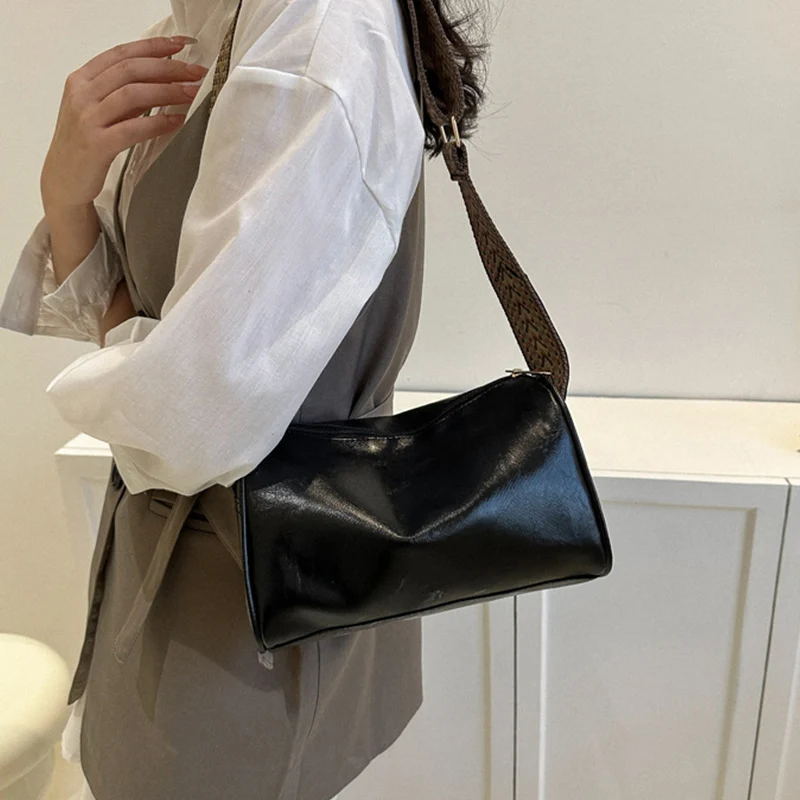 ¡EL REGALO MÁS ROMÁNTICO! – Bolso Emma™ Retro Cruzado con Correa Ancha de Textura