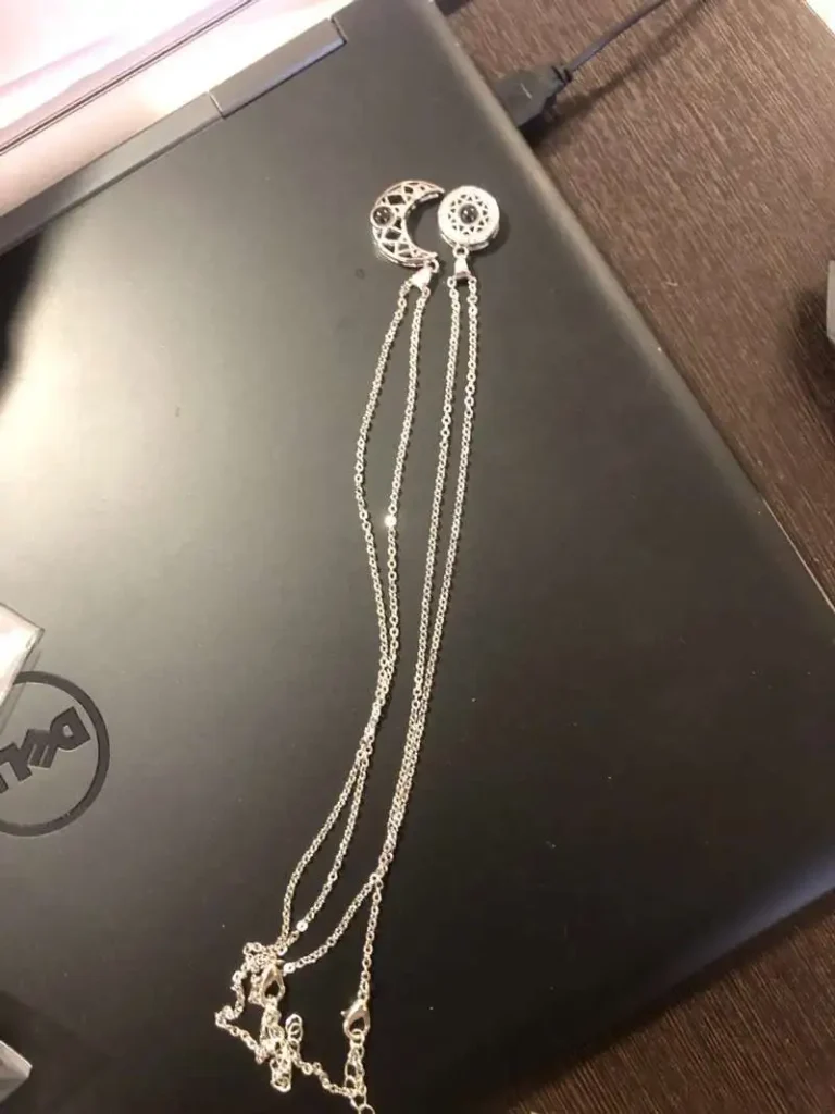 Teresa M. – Collar De Proyección De Pareja De Sol Y Luna